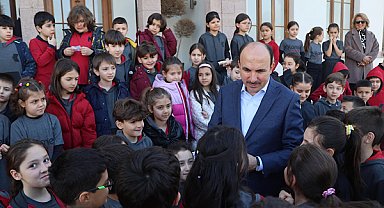 Başkan Altay, öğrencilerle Taş Bina Djital Tanıtım Merkezi’nde buluştu