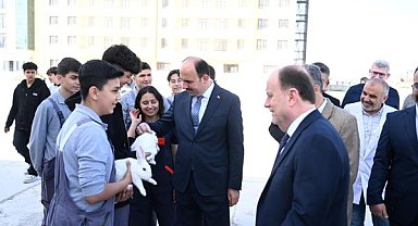 Başkan Altay ve milletvekili Baykan öğrencilerle buluştu