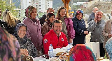 Başkan Çetinkaya, vatandaşlarla çardakta bir araya geldi