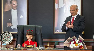 Başkan Er 23 Nisan’da makamını öğrenciye devretti