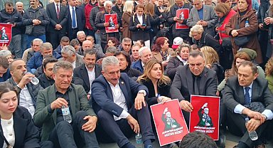 Bursa'da CHP’den oturma eylemi