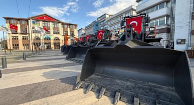 Büyükşehir, araç filosuna 5 yeni ağır iş makinesi ekledi