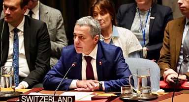 Cassis, Baden-Württemberg Başbakanı Kretschmann ile bir araya geldi