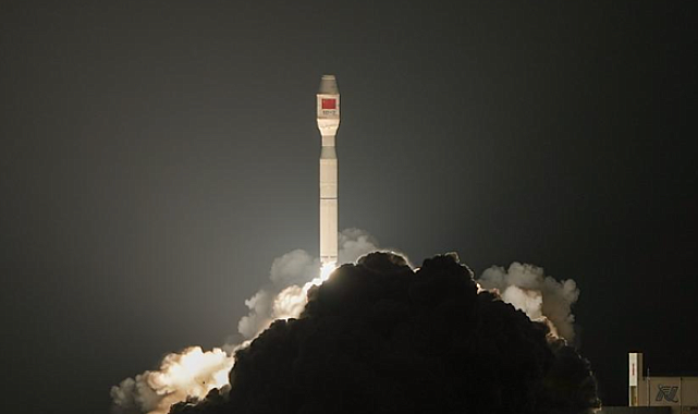 Çin, uydu internet teknolojisi için yeni uydu fırlattı