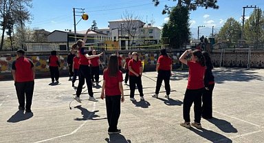 Çocuklar spor branşlarını deneyimleyerek tanıyor
