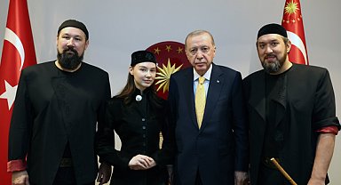 Cumhurbaşkanı Erdoğan, Ay Yola müzik grubunu kabul etti