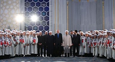 Cumhurbaşkanı Erdoğan, hafızlık icazet programına katıldı