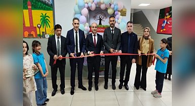 Diyarbakır’da köy okullarına kütüphane desteği sürüyor