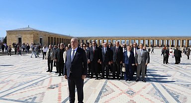 Edremit Belediyesi heyeti, Anıtabir'e ziyaret gerçekleştirdi