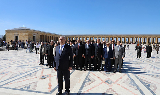Edremit Belediyesi heyeti, Anıtabir'e ziyaret gerçekleştirdi