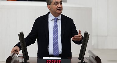Ekmen: Bedelli askerlikten para toplarken nereden feragat ediyoruz