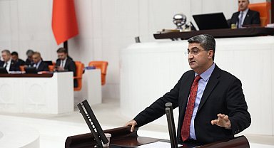 Ekmen: Ortopedik engellilerimizin tekerlekli sandalyeden akülü araca geçmesi gerekiyor