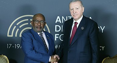 Erdoğan, Komorlar Cumhurbaşkanı Assoumani ile görüştü