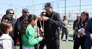 Eyyübiye’de 23 Nisan futbol turnuvasında ödüller sahiplerini buldu