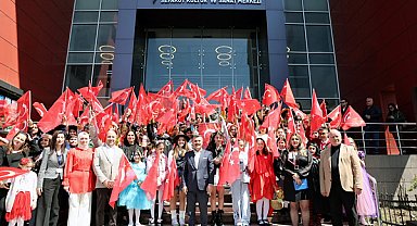 Görsel Kahramanlar Sergisi, Sefaköy Galeri Küp’te ziyarete açıldı