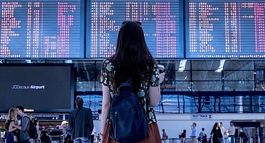 İran uluslararası uçuşları yeniden başlattı