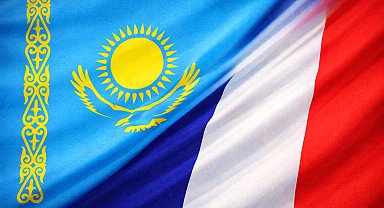 İssetov, Fransız Senatosu heyeti ile görüştü