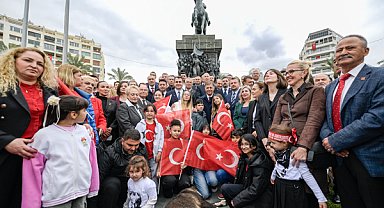 İzmir’de 23 Nisan töreni düzenlendi