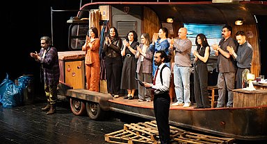 İzmir Şehir Tiyatroları’nın yeni oyunu 