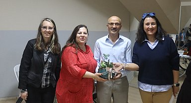 İzmit Belediyesi Bisiklet Eğitmeni Bozdemir’e 50. yıl plaketi