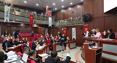 İzmit Belediyesi Meclisi’nde görev dağılımı belirlendi