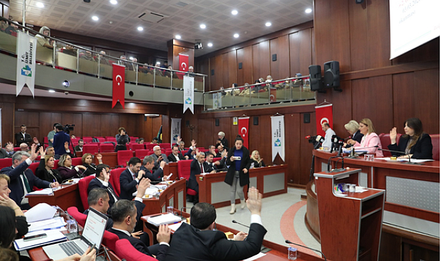 İzmit Belediyesi Meclisi’nde görev dağılımı belirlendi