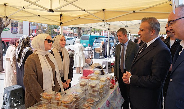 Karaman Valisi Çiçek, destek kermesini ziyaret etti