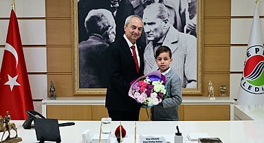 Kepez'de 23 Nisan temsili başkanlık devir töreni