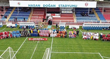 Kepez’de 23 Nisan U11 Futbol Turnuvası düzenlendi
