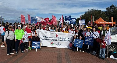 Kepez Gönüllüleri Runtalya Maratonu’nda koştu