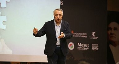 Kepez Kitap Fuarı’nda “İnsanı Okuma Sanatı” söyleşisi yapıldı