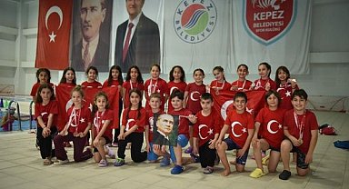 Kepezspor Yüzme Takımı’ndan 15 madalyalık başarı