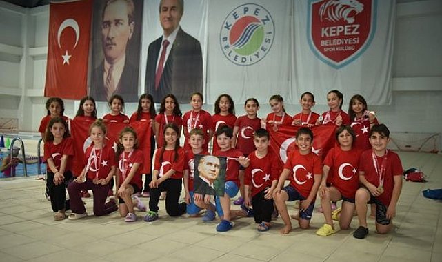 Kepezspor Yüzme Takımı’ndan 15 madalyalık başarı