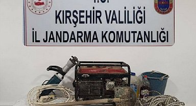 Kırşehir’de kaçak kazı yapan 4 şahıs suçüstü yakalandı