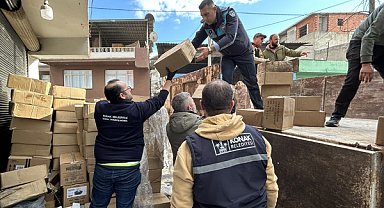 Konak’ta son kullanma tarihi geçmiş 600 koli ürün imha edildi