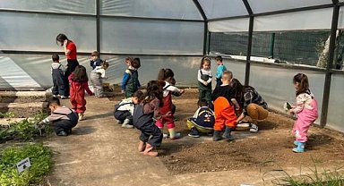 Konyaaltı’nda çocuklar tohumları toprakla buluşturdu