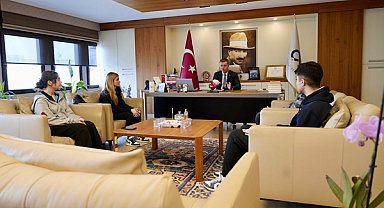 Lise öğrencileri Başkanı Sarıkurt ile kent yönetimini konuştu