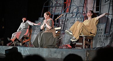 Manisa'da ''Sen İstanbul’dan Daha Güzelsin'' oyunu sahnelendi