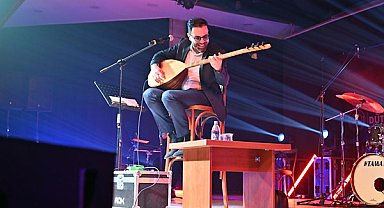 Manisa’da “Türkülerle Anadolu” gecesi gerçekleştirildi