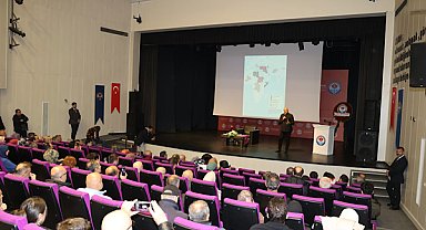 Mete Yarar’dan Trabzon’da “Yeni Dünya Düzeni” analizi