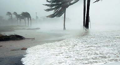 Meteoroloji'den Doğu Karadeniz ve Akdeniz için fırtına uyarısı