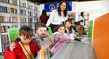 Minikler, Cengiz Aytmatov Kütüphanesi’ni ziyaret etti