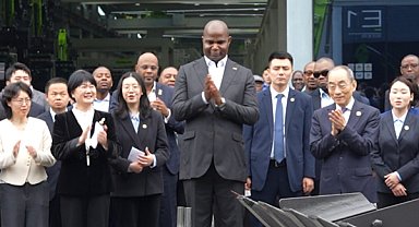 Mozambik Devlet Başkanı Chapo, Çin'de akıllı fabrikayı ziyaret etti