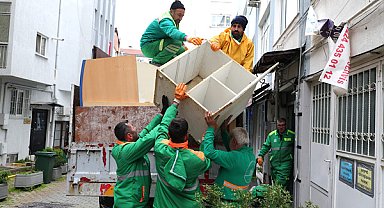 Osmangazi’de çöp eve ekipler tarafından müdahale edildi