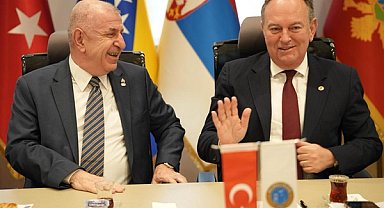 Özdağ, Bursa'da Rumelili Yönetici İş Adamları ve Sanayiciler Derneği’ni ziyaret etti