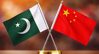 Pakistan ve Çin dışişleri bakanları telefonda görüştü