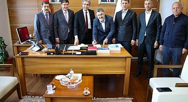 Serik Belediye Başkanı Kumbul AK Parti’ye katıldığını açıkladı