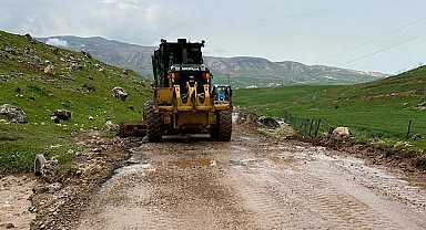 Siirt’te sel ve heyelan sonrası 70 köy yolu ulaşıma açıldı