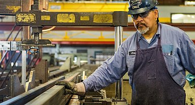 Şubat ayında sanayi üretimi yıllık yüzde 2,2 arttı