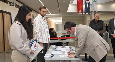 Uluslararası Osmangazi Tarihi Kent Koşusu öncesi sporcular numaralarını aldı